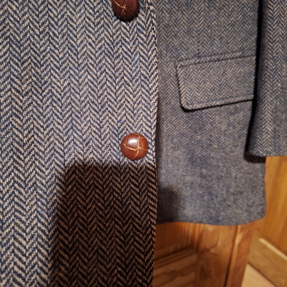 Herringbone jacket by Norman Hilton Expressly for Dimensions.  Size 46S - Picture 5 of 12
